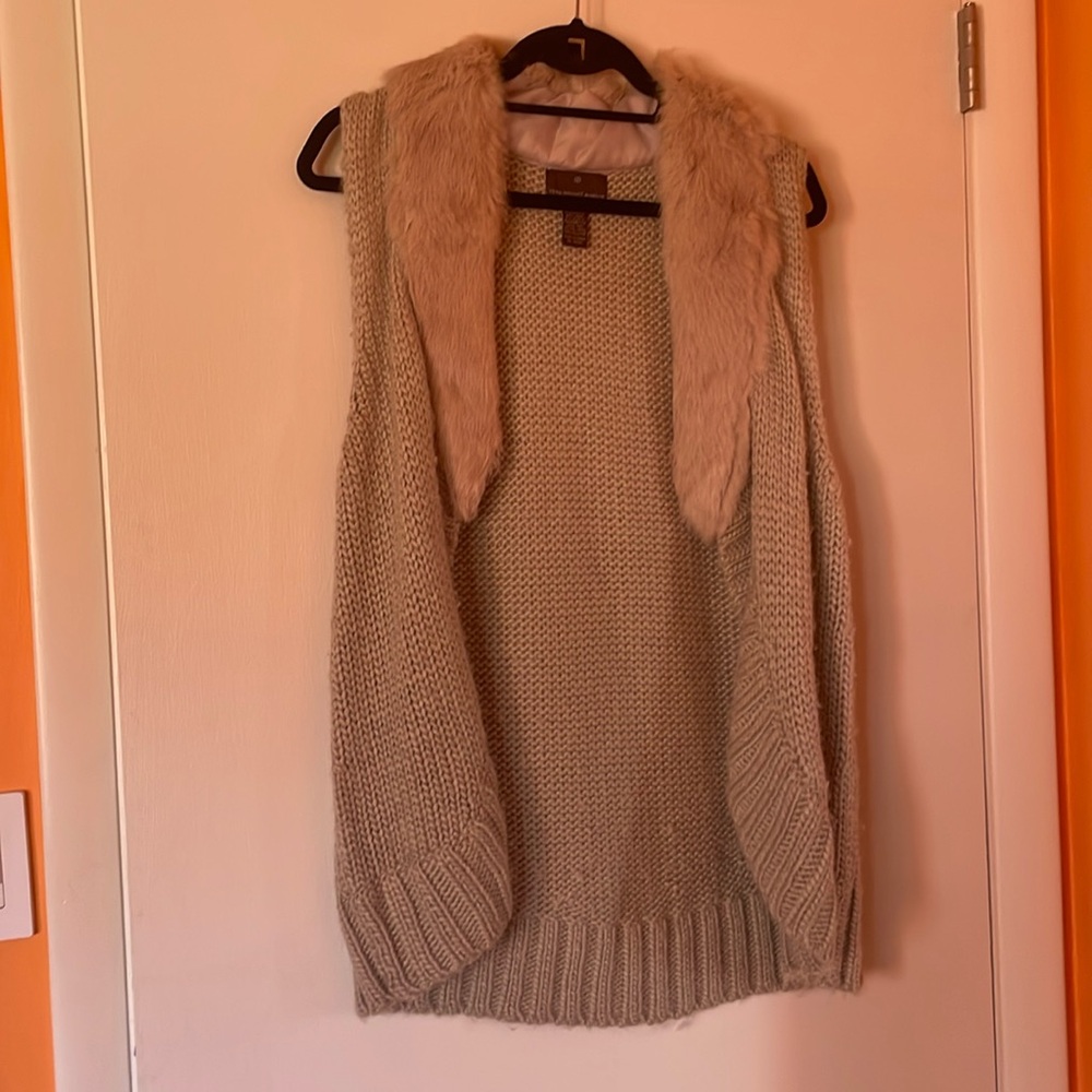 XL fur/knit vest